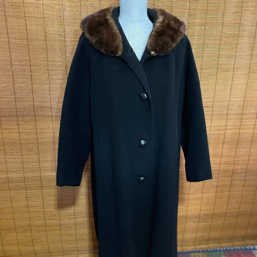 Vintage Famous Barr Black Coat from Parkmoor NY with Fur Collar - Picture 1 of 10